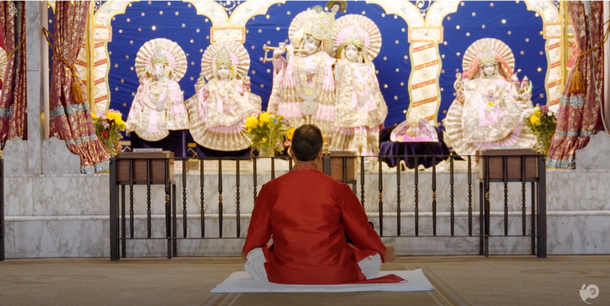 A Day In The Life Of A Hindu Priest